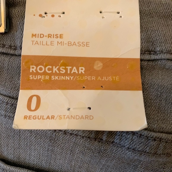 Grey distressed Old Navy Rockstar Jeans - Picture 6 of 10